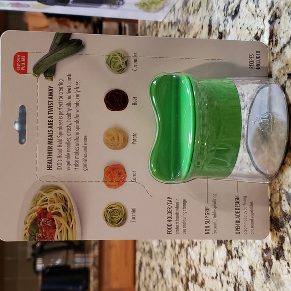 NEW OXO Good Grips Hand Held Spiralizer Curly Vegetable Noodles Dishwasher Safe - Picture 2 of 6